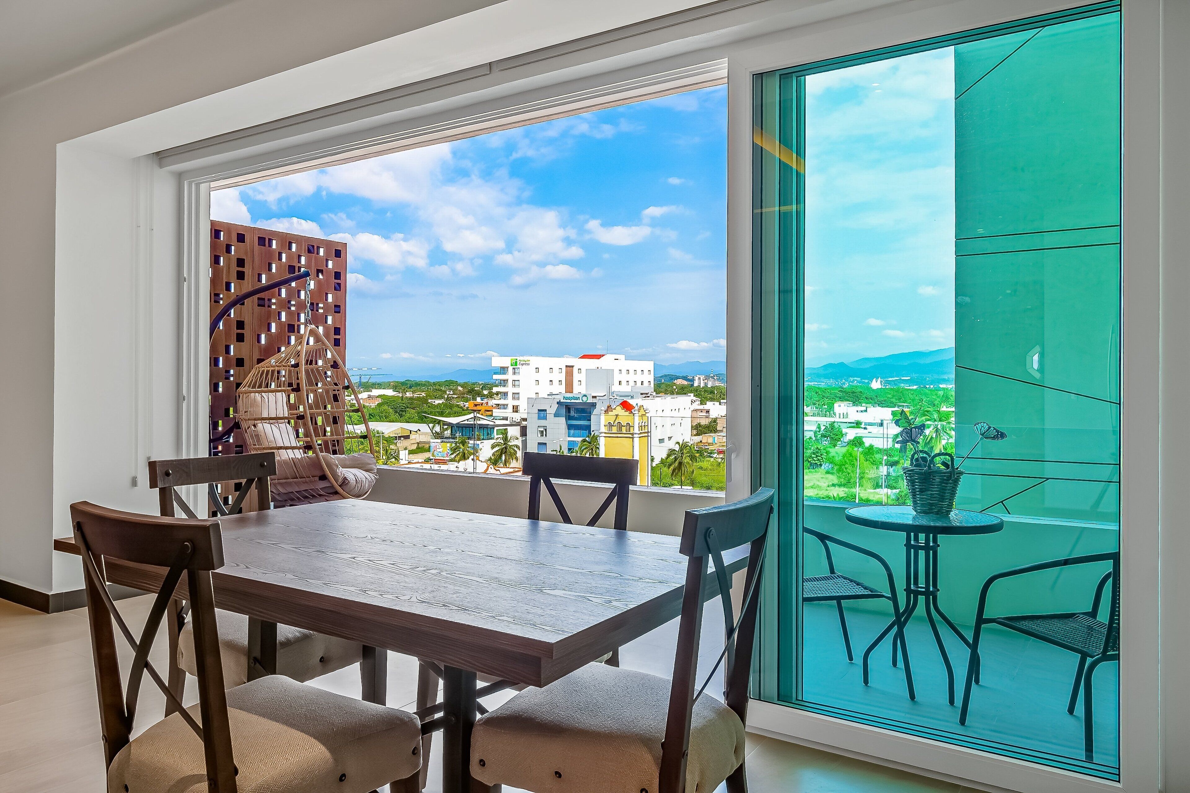 Appartamento, 1 letto king con divano letto, balcone, vista città (V Golf 601) | 1 camera, con stile personalizzato, con arredamento individuale