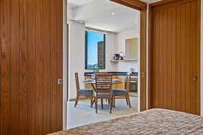 Condo, 1 King Bed with Sofa bed, Patio, Ocean View (Golden Tide at Makare) - Modern Condo With Infinity Pool, Wifi, Plunge spa & Ocean-view Balcony (Bucerías)