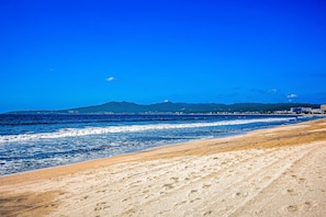 Gần bãi biển 