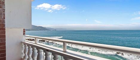 Studio, 1 King-Bett und Schlafsofa, Balkon, Meerblick (Costa Sur Dlx Estudio Frente al Mar 5) | Ausblick vom Zimmer