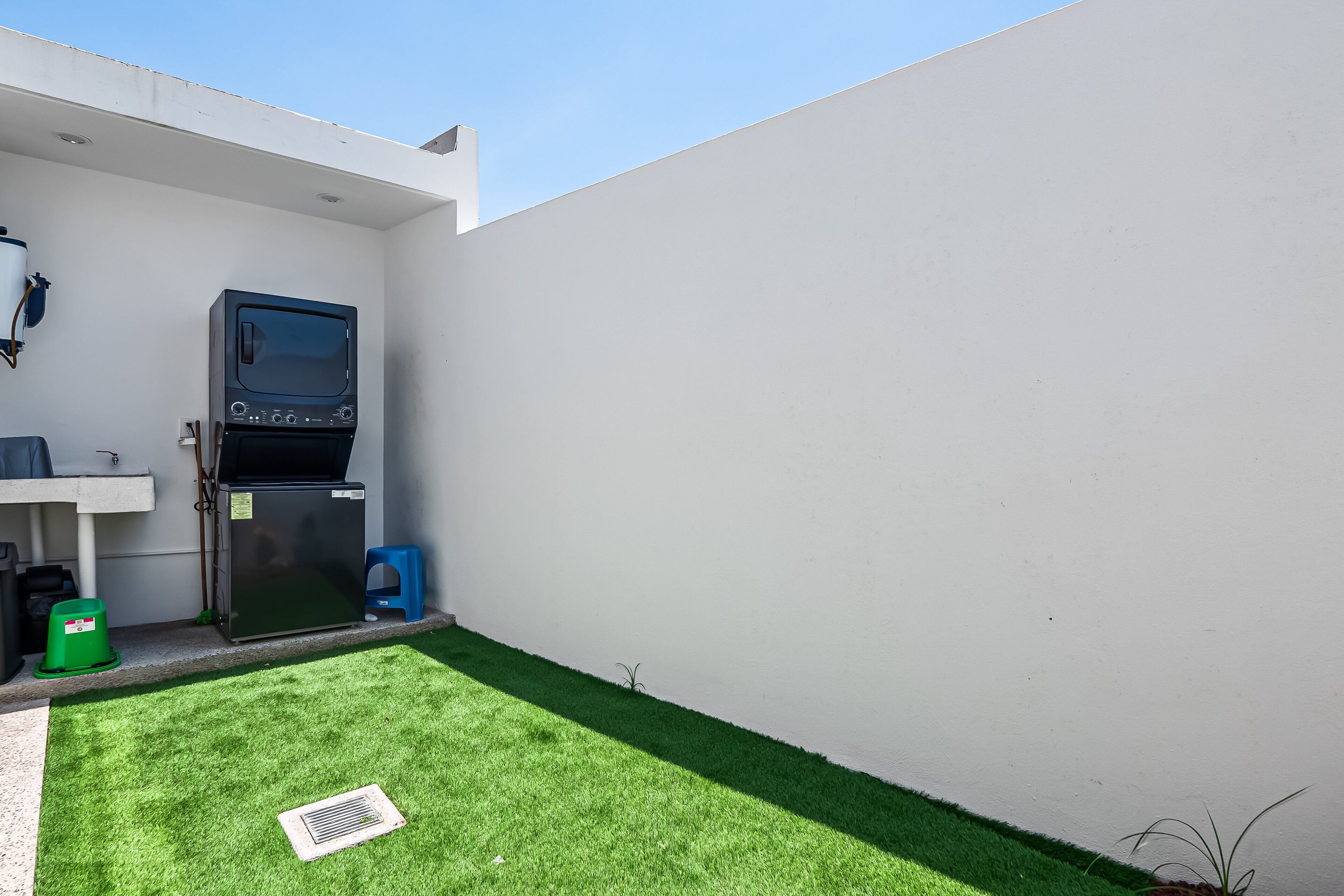 House, Multiple Beds, Balcony, Pool View (Porto Residencial, Unit 10) | Laundry