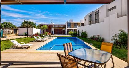 Porto Residencial, Unit 10 Sunny House in Nuevo Vallarta With Pool Access