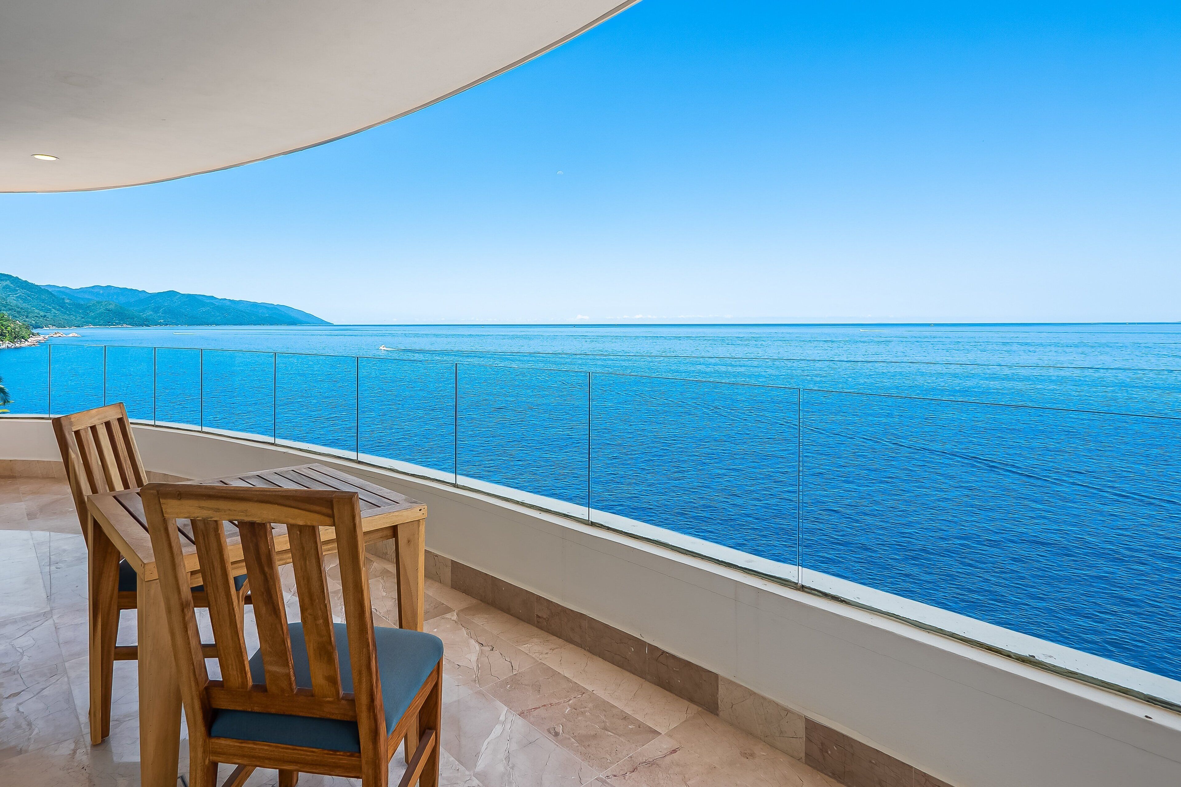 Apartamento, várias camas, sacada, vista para o oceano (Blue Horizon 604 at Residences) | Vista do quarto
