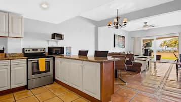 Appartement, Plusieurs lits, accès à la piscine, vue sur l’océan (El Anclote Beach Villa # 5103) | Intérieur