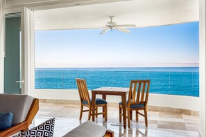 Apartment, Mehrere Betten, Poolzugang, Meerblick (Blue Horizon 1101 at Residences) | Speisen im Freien