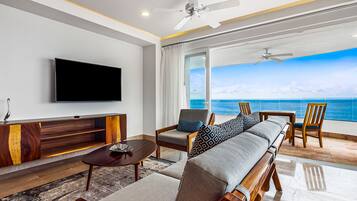 Condo, várias camas, acesso à piscina, vista para o oceano (Blue Horizon 1101 at Residences) | Área de estar