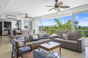 Apartment, Mehrere Betten, Balkon, eingeschränkter Meerblick (Nitta Condo 301) | Wohnbereich