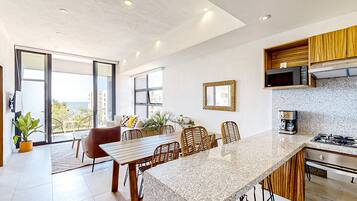 Departamento, 2 camas Queen size, acceso a la alberca, vista al océano (Vista Bucerias 401) | Cocina privada
