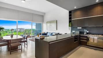 Condo, Multiple Beds, Balcony, Pool View (Punto Novo #604B) | Interior