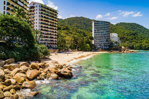 Beach nearby - Charming Beach Apartment With Pool and Beach Access, Full Kitchen and Wifi (Puerto Vallarta)