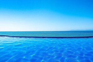 Pool - Charming Beach Apartment With Pool and Beach Access, Full Kitchen and Wifi (Puerto Vallarta)