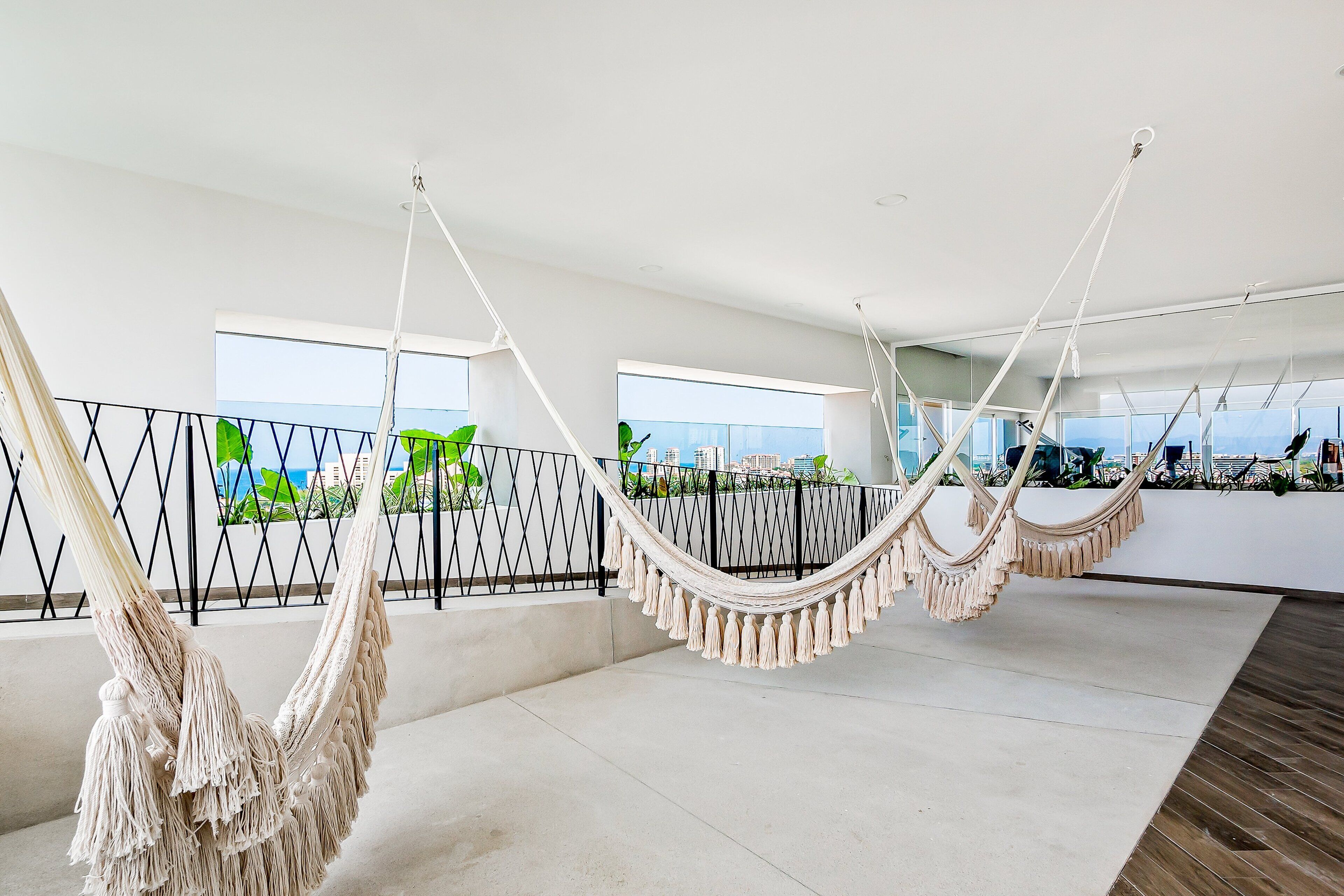 Kondominium, 1 Tempat Tidur Queen dengan tempat tidur Sofa (Amongst the Clouds at Duva 903) | Interior