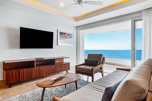 Apartment, Mehrere Betten, Poolzugang, Meerblick (Blue Horizon 603 at Residences) | Wohnbereich