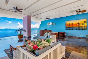 Interior - Luxurious Condo With Huge, Oceanfront Balcony, Pool & Pool spa (Puerto Vallarta)