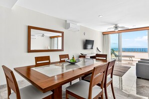 Căn hộ, nhiều giường, có thể sử dụng hồ bơi, quang cảnh bãi biển (Grand Miramar A502) | 3 phòng ngủ, trang trí khác biệt 