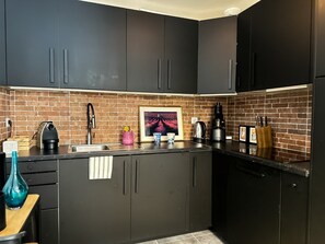 Private kitchen - Loft Premium| AC, terrace in the heart of the village (Meyrargues)