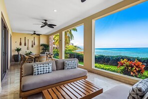 Departamento, varias camas, acceso a la alberca, vista a la playa (Coastal Charm at Garza Blanca) | Interior