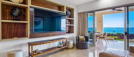 อพาร์ทเมนท์, หลายเตียง, ใช้สระว่ายน้ำได้, วิวชายหาด (Coastal Charm at Garza Blanca) | บริเวณนั่งเล่น