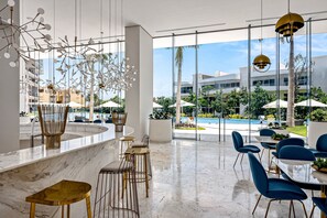 Apartment, 1 King-Bett, Balkon, Gartenblick (Woven Memories at Marítima Golf 3D) | Speisen im Freien
