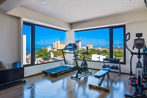 Fitness facility - Luxury Condo With Shared Rooftop Pool and Lounge, Private Washer/dryer (Puerto Vallarta)