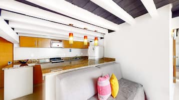 Apartment, Multiple Beds, Pool Access, Ocean View (Torre Malibu, PH # 901) | Interior