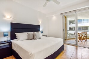 Condo, nhiều giường, có thể sử dụng hồ bơi, quang cảnh bãi biển (Nitta Condo # 308) | 2 phòng ngủ, trang trí khác biệt 