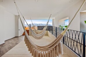 Kondominium, 1 Tempat Tidur King dengan tempat tidur Sofa, balkon (DUVA, Unit 105) | Interior