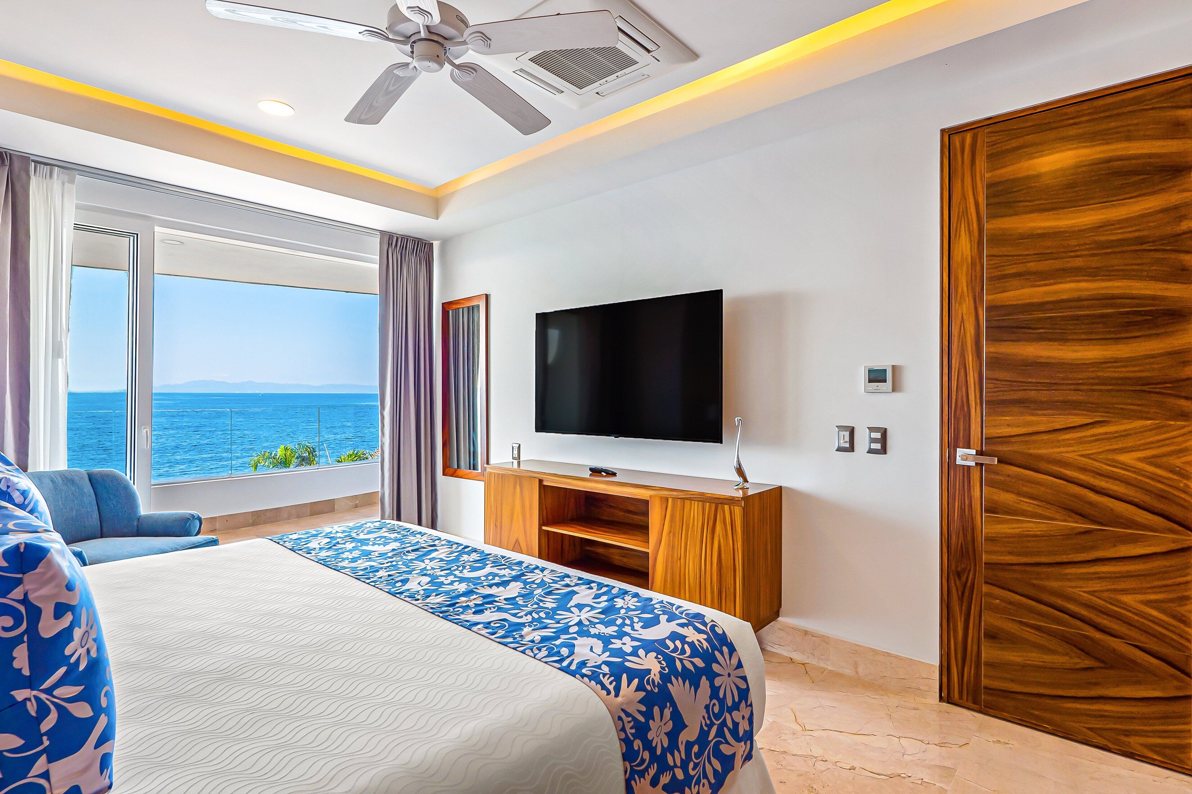 公寓式客房, 多张床, 使用泳池, 海洋景观 (Blue Horizon 201 at Residences) | 2 多间卧室、特色装修、特色家居、床单