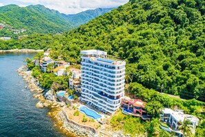 Exterior - Luxe 2nd-floor Condo With Endless Ocean Views, Pool, spa & Balcony (Puerto Vallarta)