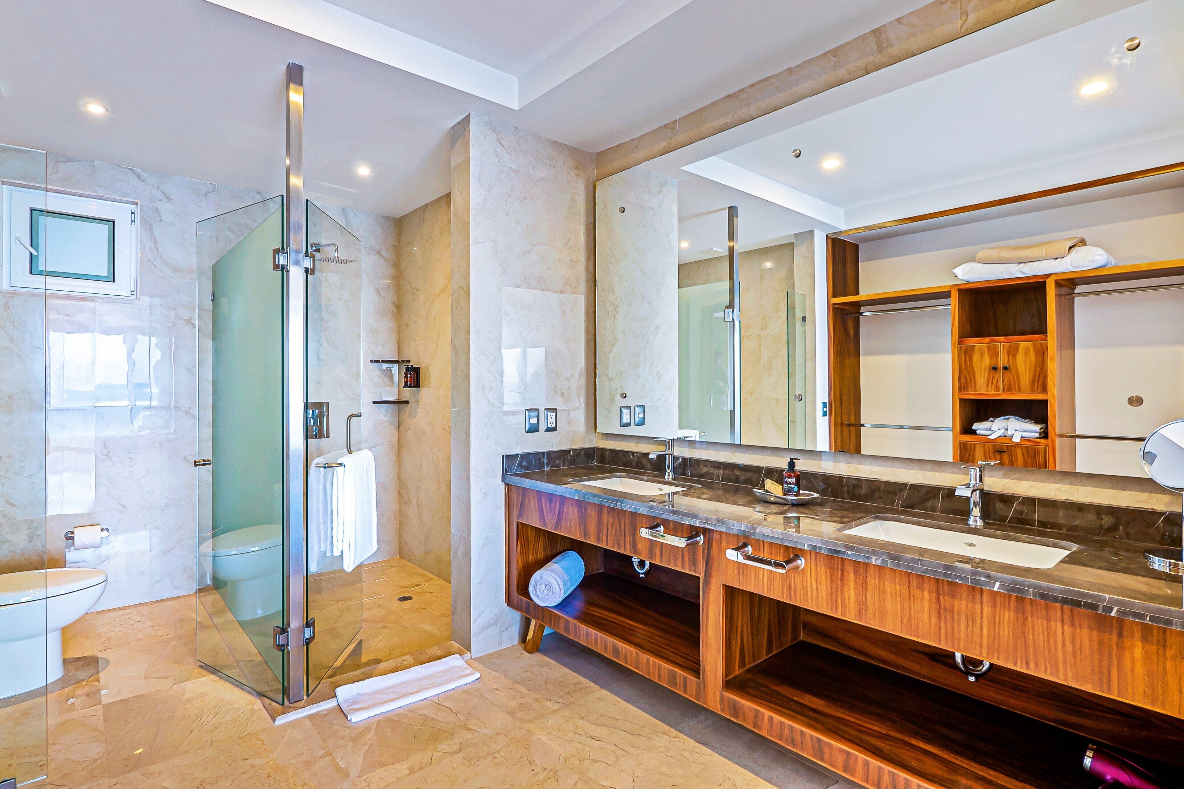 Condo, nhiều giường, có thể sử dụng hồ bơi, quang cảnh biển (Blue Horizon 201 at Residences) | Phòng tắm | Khăn tắm 
