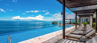 Luxe 2nd-floor Condo With Endless Ocean Views, Pool, spa & Balcony