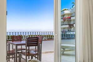 Appartamento, letti multipli, accesso alla piscina, vista oceano (Grand Miramar A601) | 3 camere, con stile personalizzato, con arredamento individuale