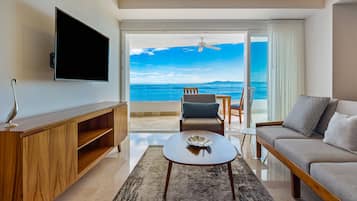 Apartamento, 1 cama King, acesso à piscina, vista para o oceano (Blue Horizon 302 at Residences) | Área de estar