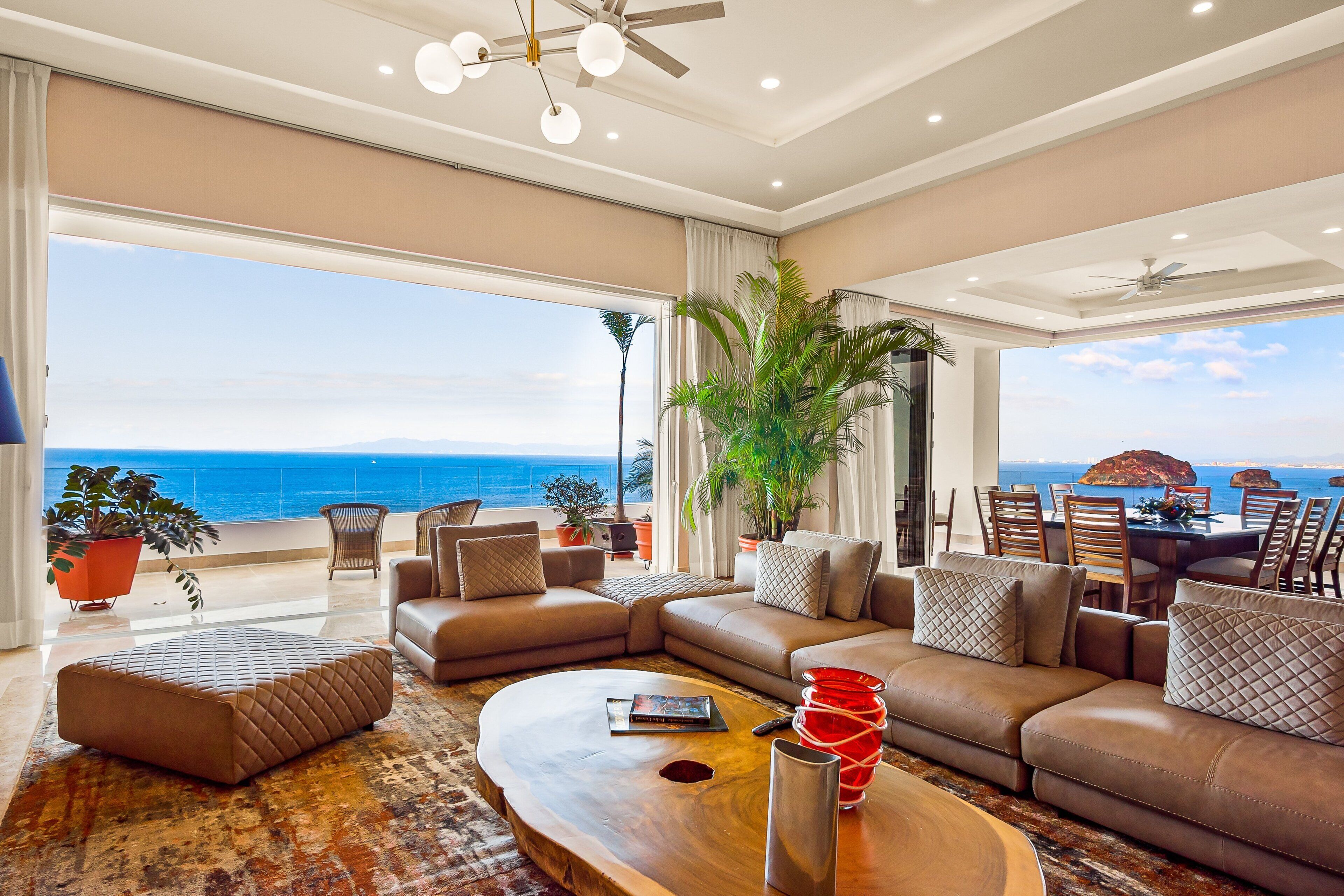 Daire, Birden Çok Yatak, Havuz Kullanımı, Okyanus Manzaralı (Blue Horizon 1201 PH at Residences) | Oturma alanı
