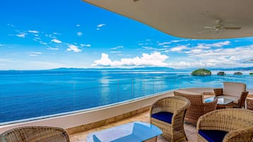 Condo, 1 cama King size, acceso a la alberca, vista al océano (Blue Horizon 502 at Residences) | Terraza o patio