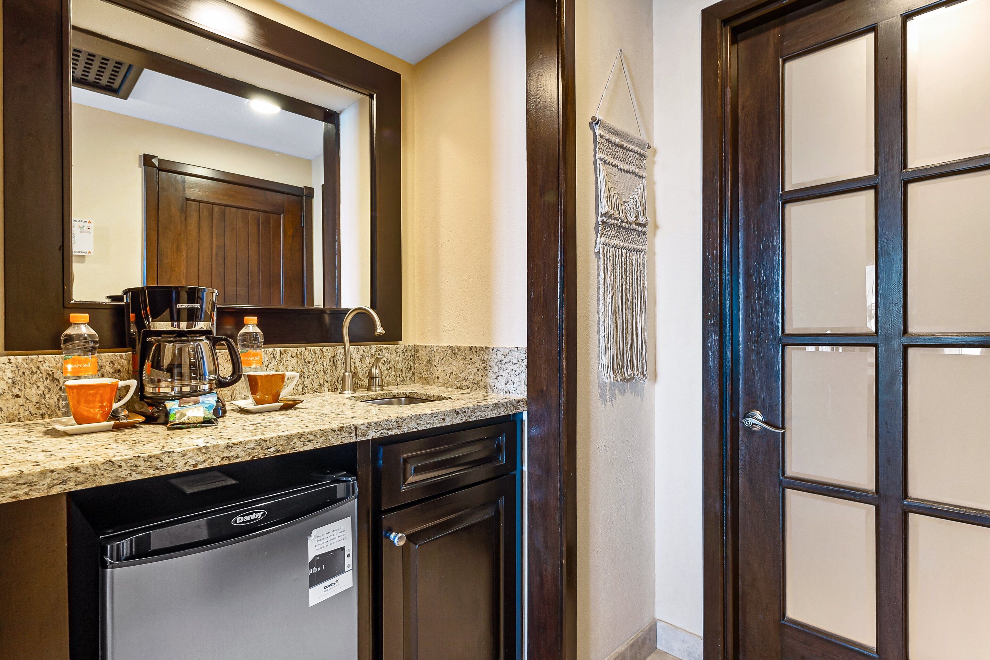 Apartment, Mehrere Betten, Poolzugang, Meerblick (Garza Blanca Preserve Resort 2101 A/B) | Innenbereich