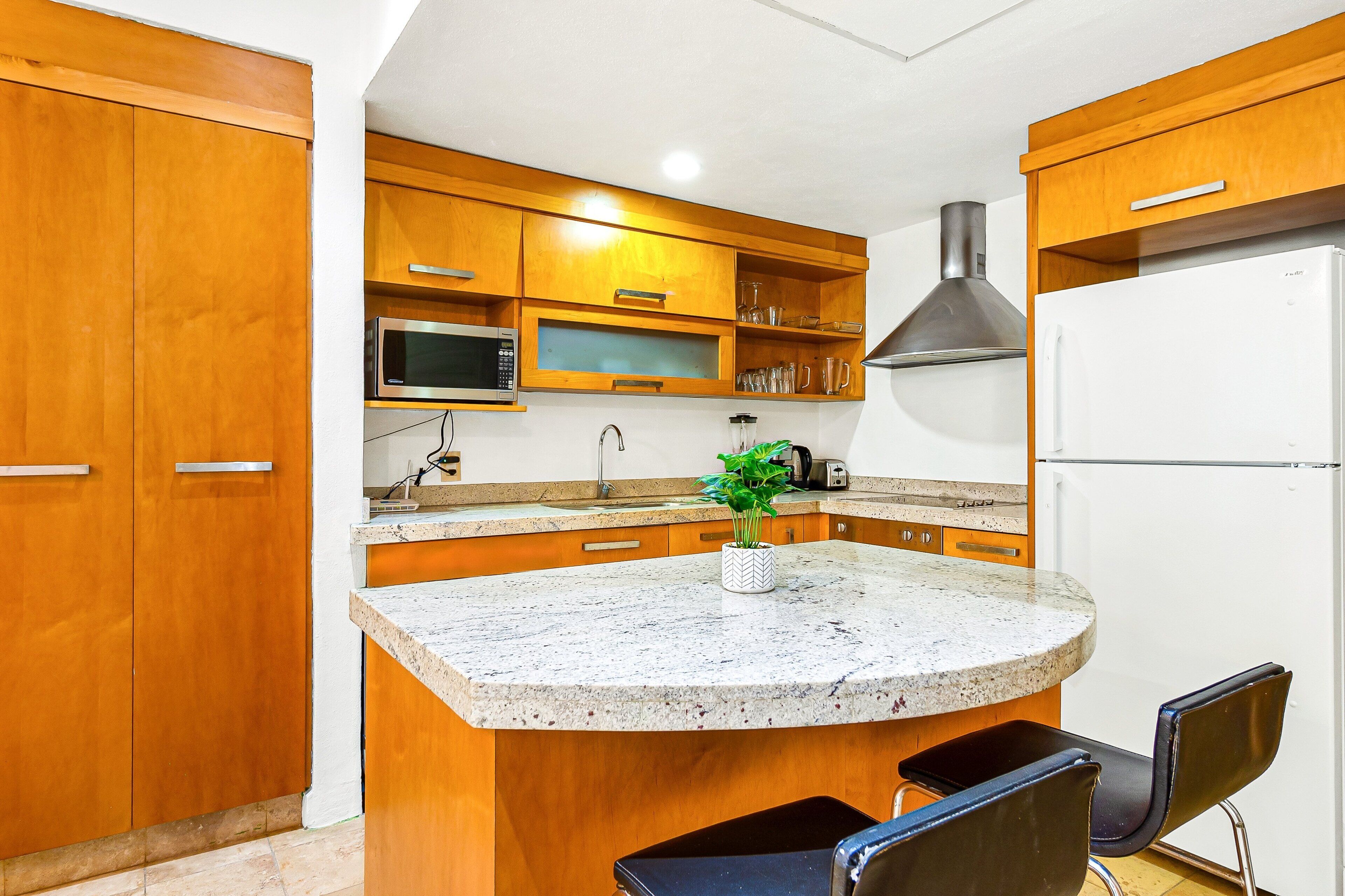 Condo, 1 Katil Raja (King) dengan Katil Sofa, Pool Access, Partial Ocean View (Nitta Condo # 207) | Dapur peribadi