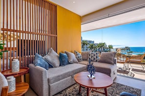 Living area - Oceanfront Condo With a Full Kitchen, Pool, & Beach Access (Nuevo Nayarit)