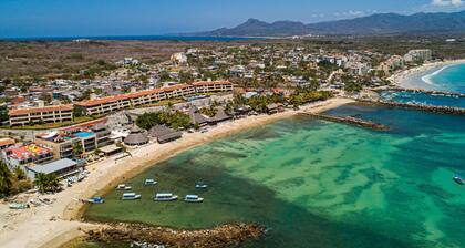 Oceanfront Condo With Pool, Balcony, Amazing Views, Washer/dryer, & Partial AC