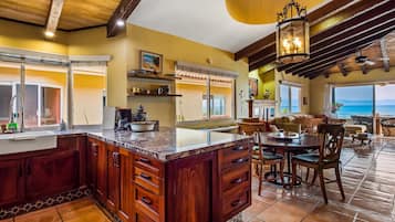 Condo, varias camas, acceso a la alberca, vista al océano (Casa Petosa - El Anclote) | Interior