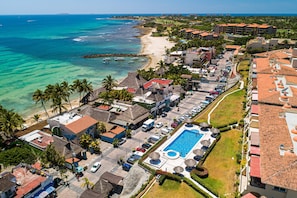 Exterior - Oceanfront Condo With Pool, Balcony, Amazing Views, Washer/dryer, & Partial AC (Punta de Mita)