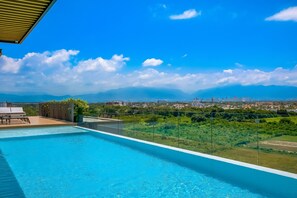 Pool - 5th-floor apt Near the Ocean With Infinity Rooftop Pool, Balcony, Washer/dryer (Nuevo Nayarit)