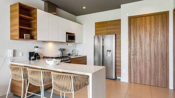 Căn hộ, 1 giường cỡ king và sofa giường, có thể sử dụng hồ bơi, quang cảnh hồ bơi (Punto Novo 504) | Bếp riêng