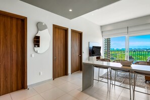 Apartemen, 1 Tempat Tidur King dengan tempat tidur Sofa, akses ke kolam renang (Punto Novo 504) | Interior