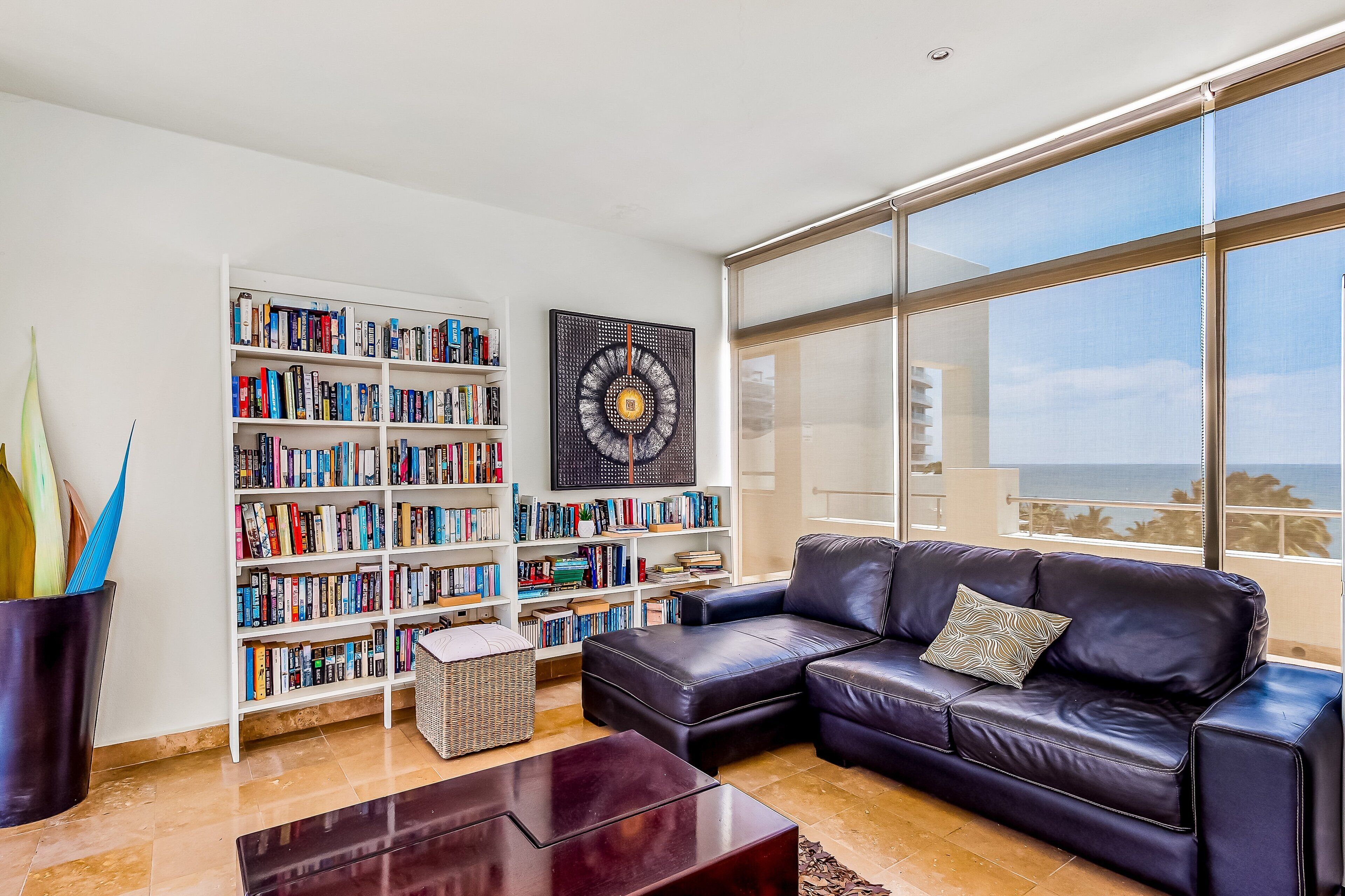 Apartment, Mehrere Betten, Balkon, Poolblick (Nitta Condo # 105) | Wohnbereich