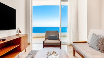 Condo, 1 cama King, acesso à piscina, vista para o oceano (Blue Horizon 401bis at Residences) | Área de estar