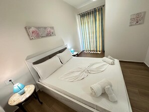 Panoramic Apartment, Balcony, Beach View