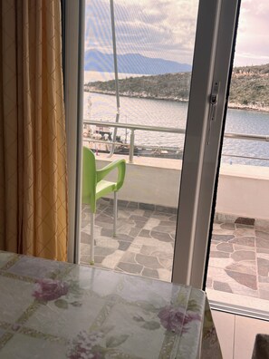 Apartamento panorámico, balcón, vistas a la playa | Vistas del balcón