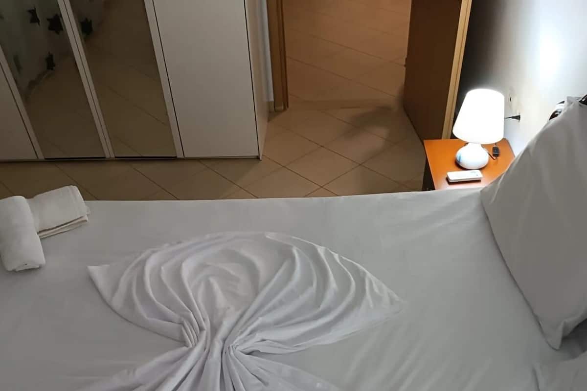Free WiFi, bed sheets