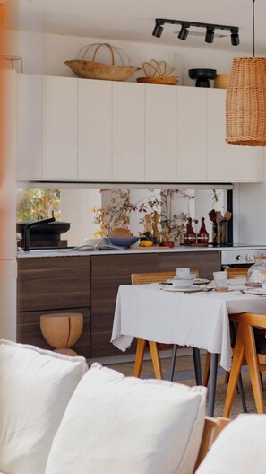 Outdoor dining - CASA JENA ISTRIA 4-Bedroom Villa with a Large Pool in Tranquil Istria CROATIA (KRINGA)